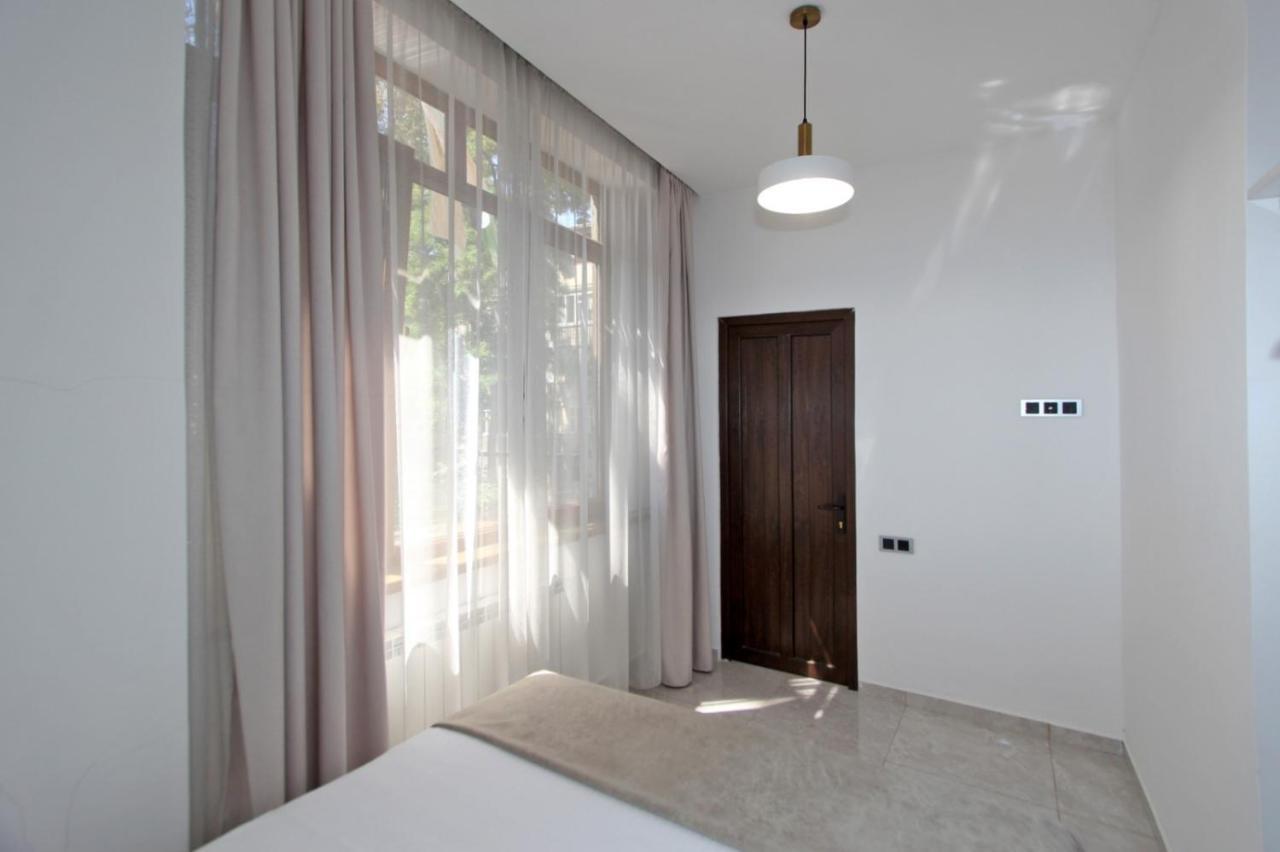 Appartment Lux, 2 Bedroom Erevan Esterno foto